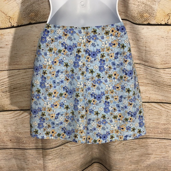 A byer skort blue floral button detail zip size 11 - Picture 4 of 8